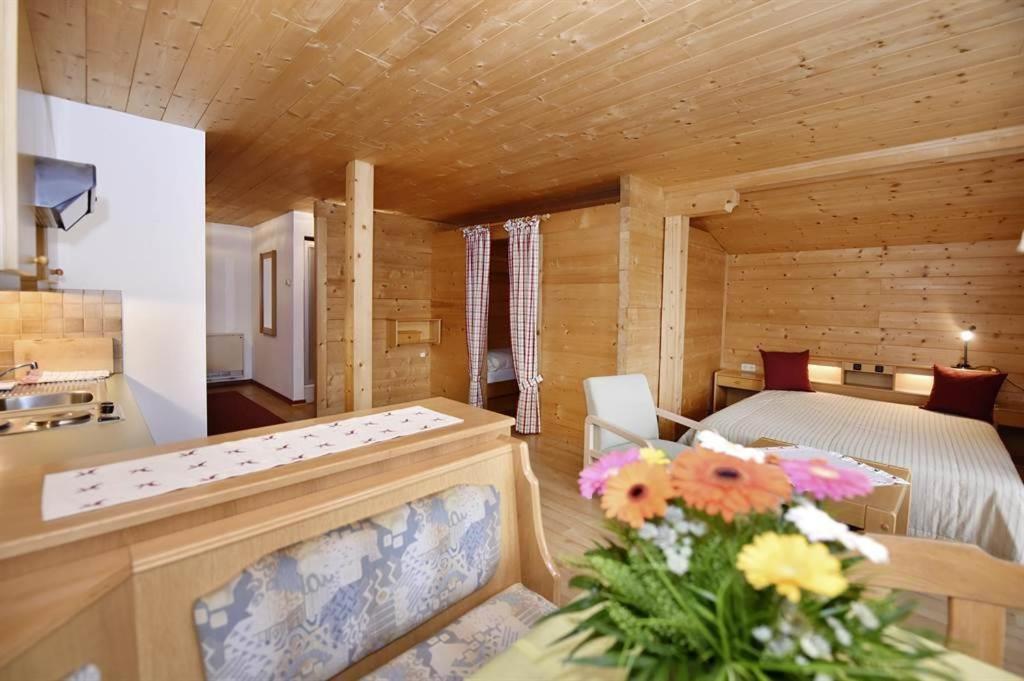 Bed and Breakfast Berghof Gundalatsch Gaschurn Exterior foto