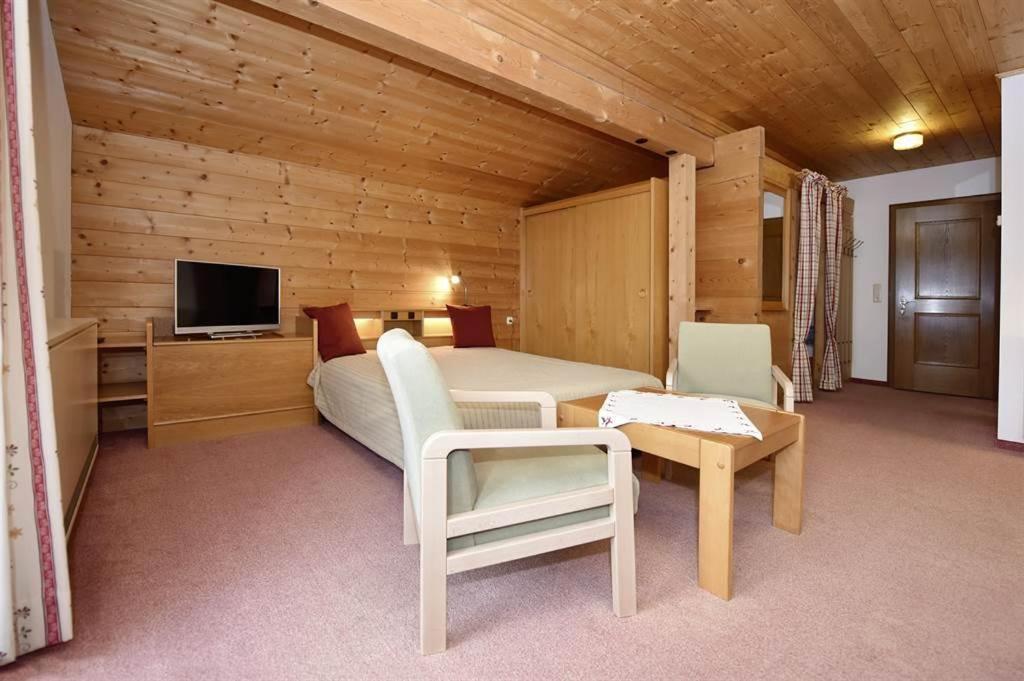 Bed and Breakfast Berghof Gundalatsch Gaschurn Exterior foto